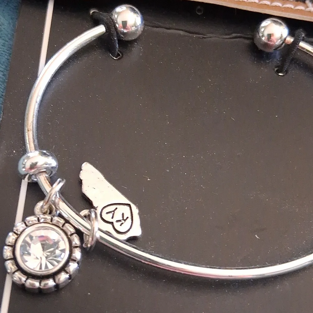 Kentucky Silver Charm Bangl Cuff Bracelet with Leopard Kentucky Keychain